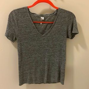 Banana republic v neck T shirt. XS never worn